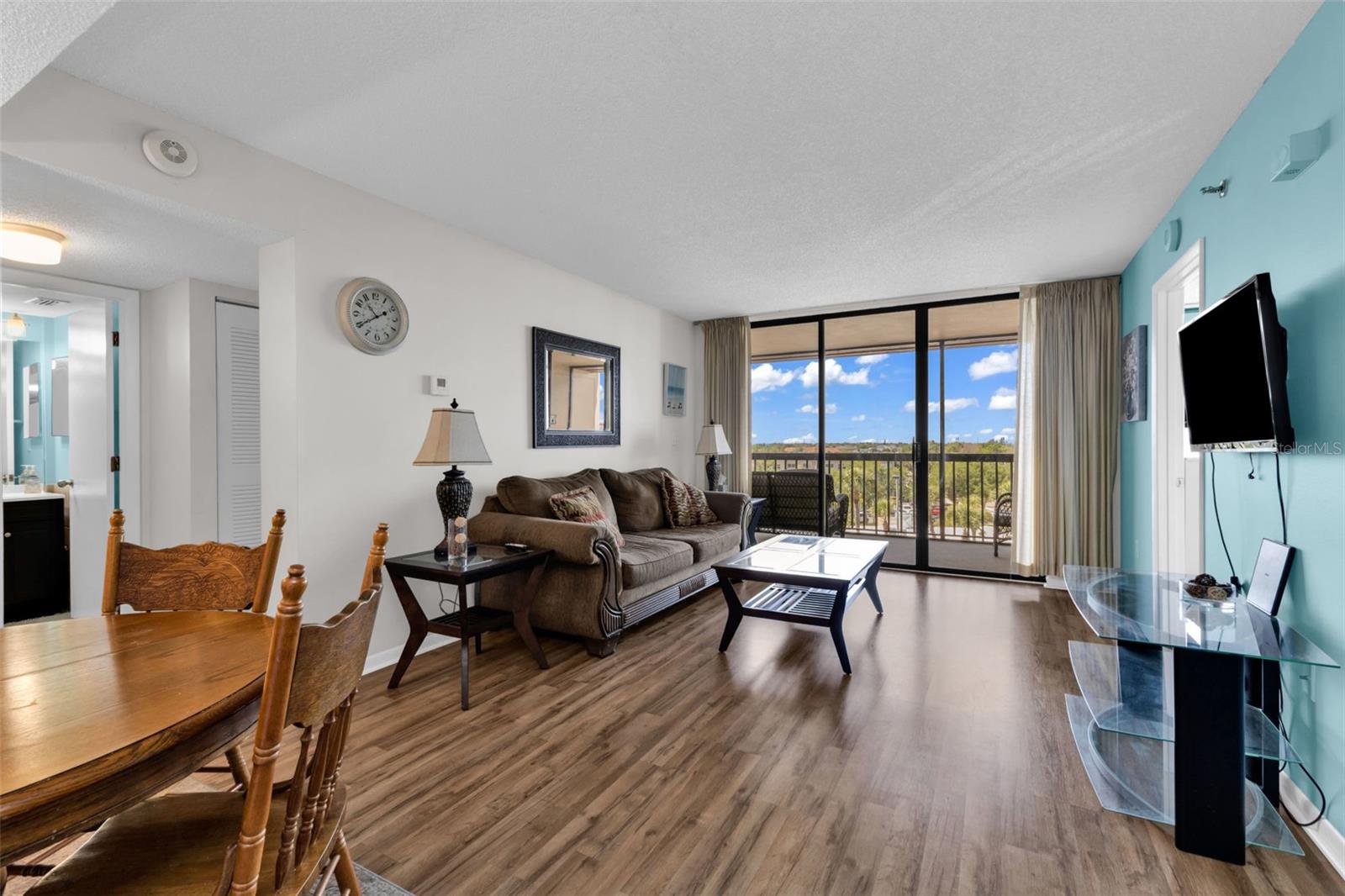 PROMENADES EAST - Residential