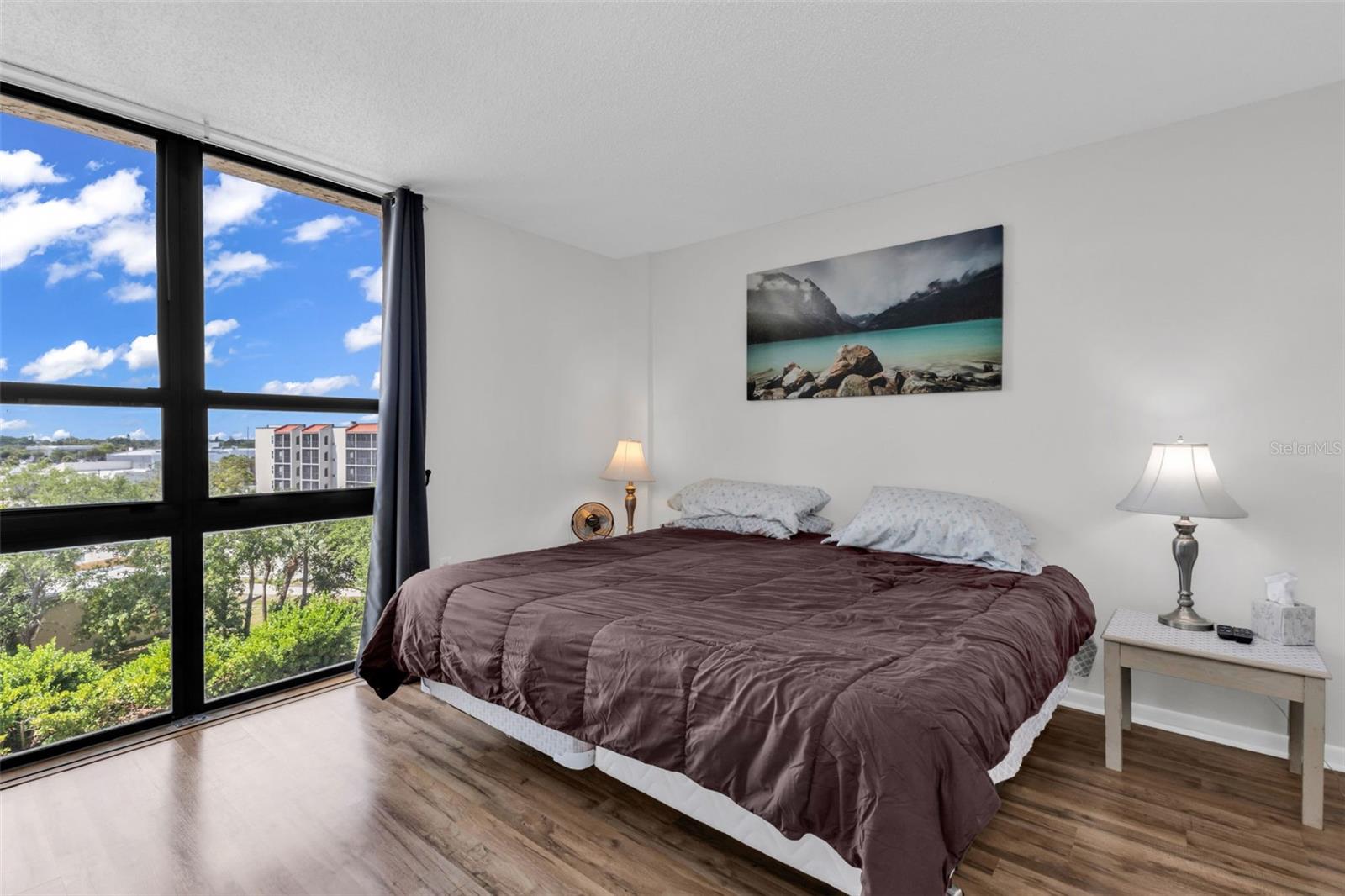 PROMENADES EAST - Residential