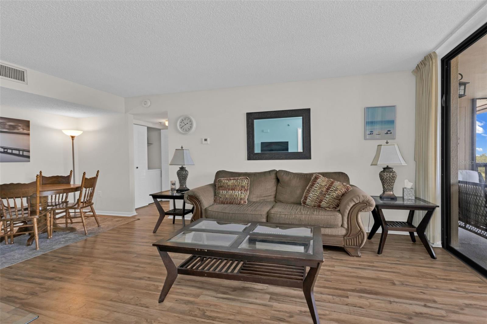 PROMENADES EAST - Residential