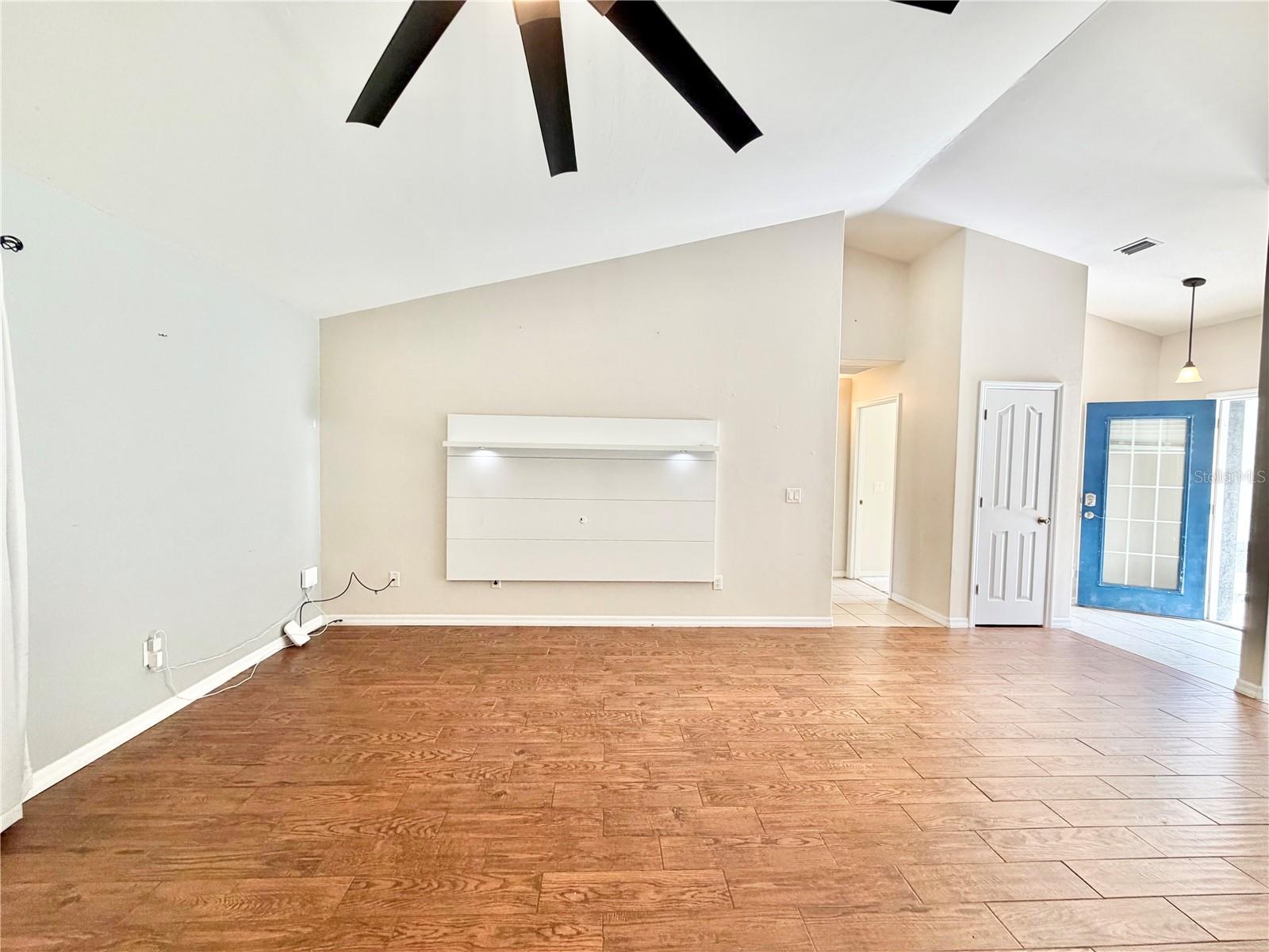 OAK RIDGE CROSSING - Residential