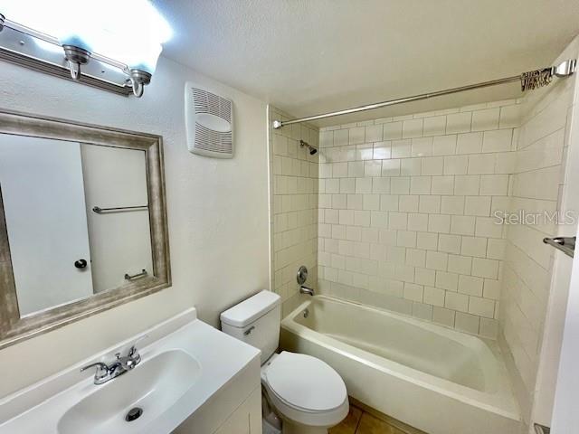 LAKESIDE CONDO APTS - Residential Lease