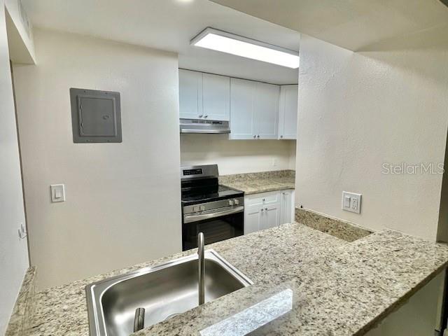 LAKESIDE CONDO APTS - Residential Lease