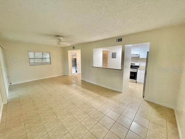 LAKESIDE CONDO APTS - Residential Lease