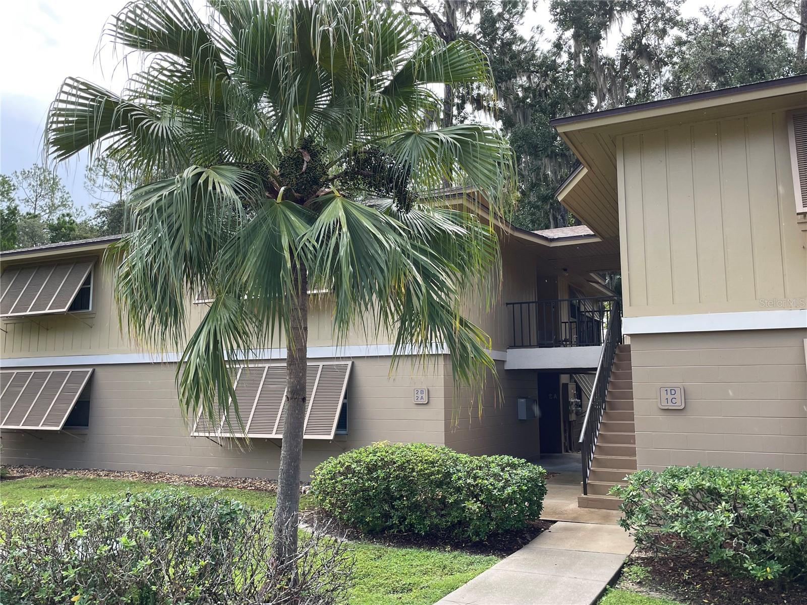 LAKESIDE CONDO APTS - Residential Lease