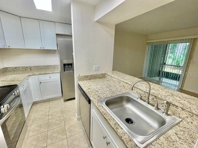 LAKESIDE CONDO APTS - Residential Lease