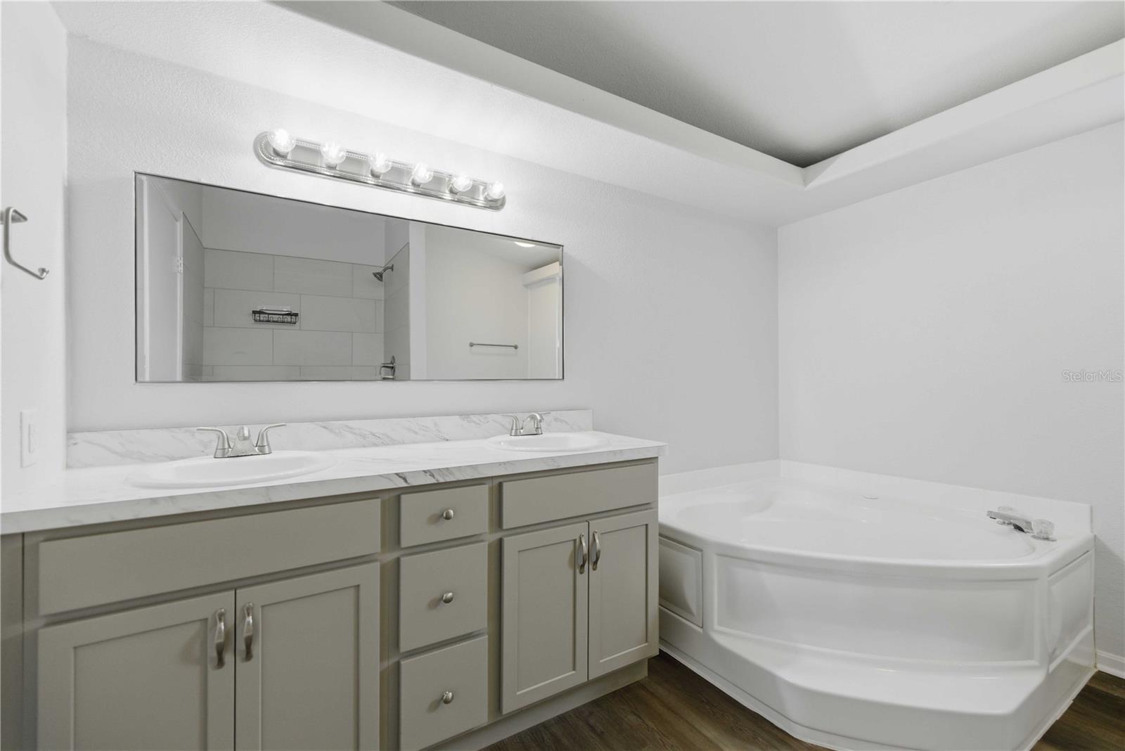 ORANGE AVE - Residential