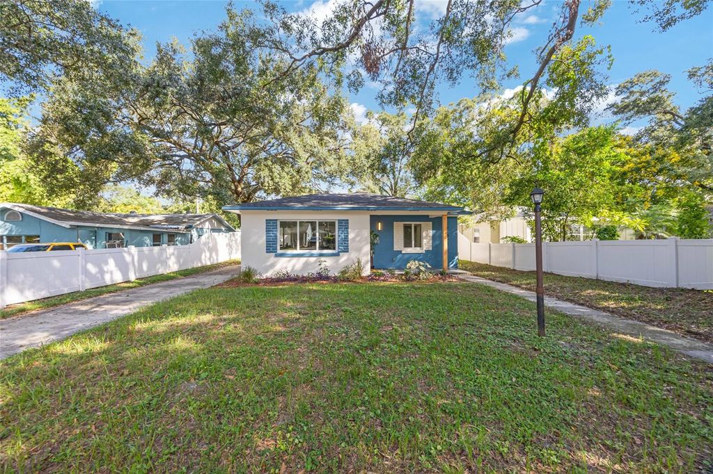 Photo of 1720 SE Lambright Street, Tampa, FL 33610 (MLS # TB8406168)