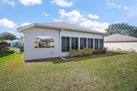 A home in TAVARES