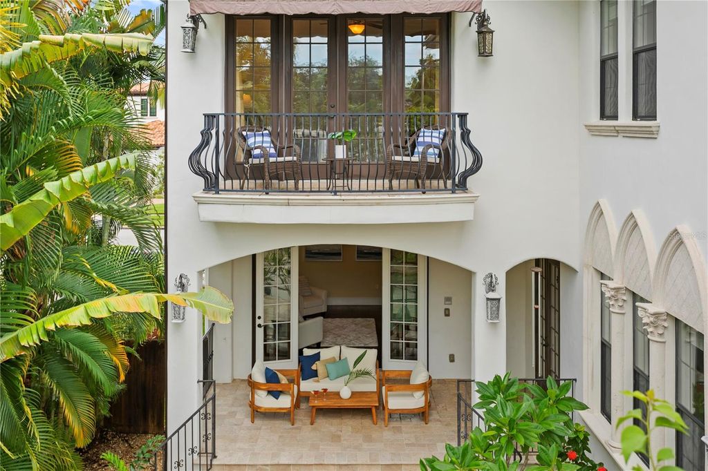 Photo of 601 Bosphorous Avenue, Tampa, FL 33606 (MLS # TB8375384)