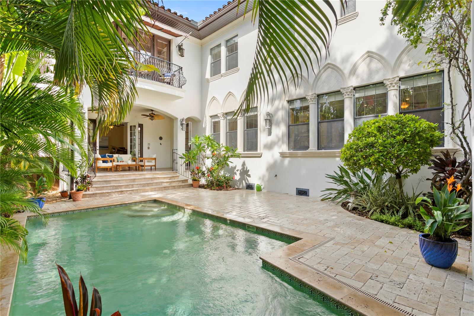 601 BOSPHOROUS AVENUE