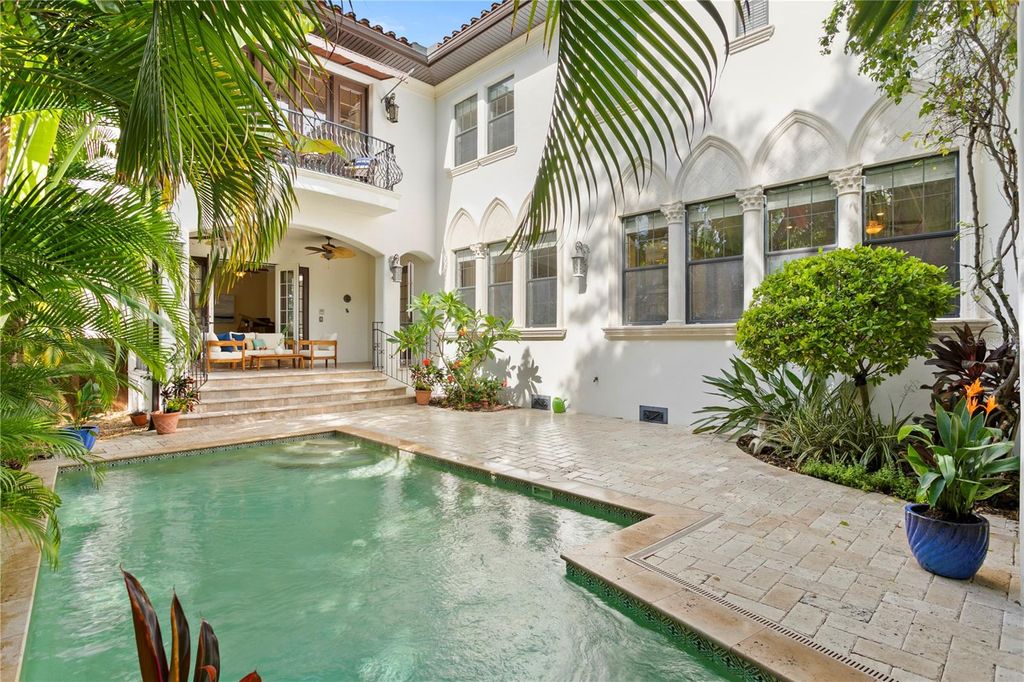 Photo of 601 Bosphorous Avenue, Tampa, FL 33606 (MLS # TB8375384)