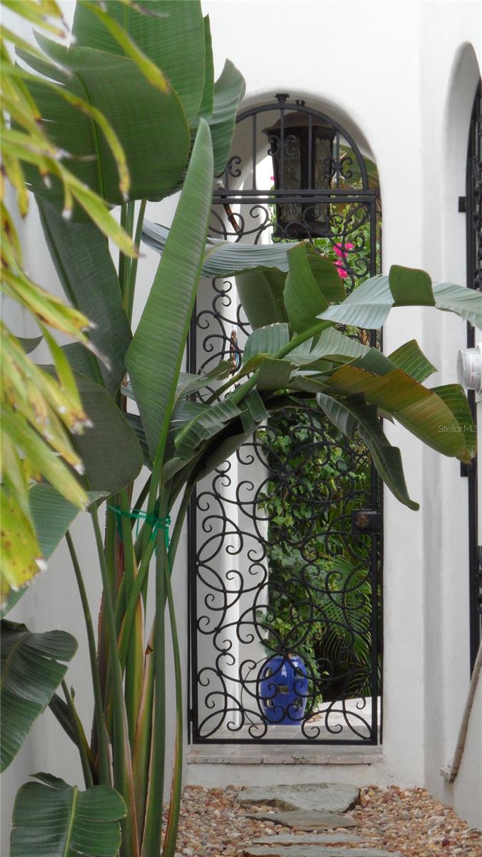 DAVIS ISLANDS PB10 PG52 TO 57 - Residential