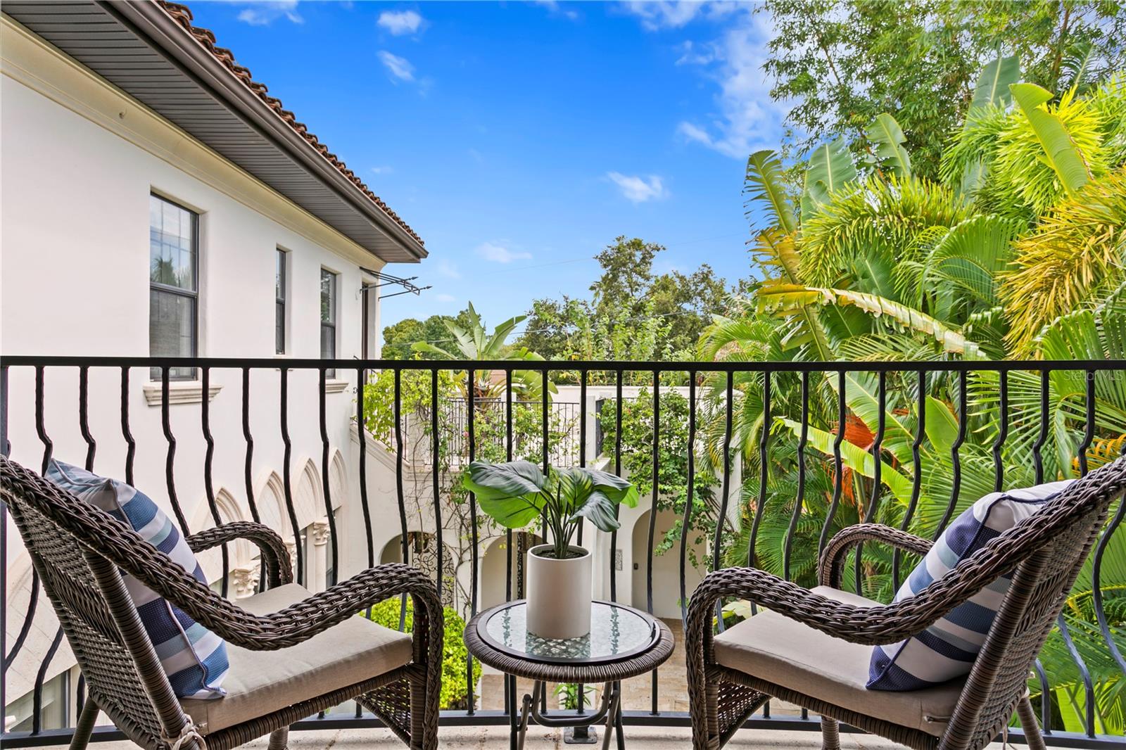 DAVIS ISLANDS PB10 PG52 TO 57 - Residential