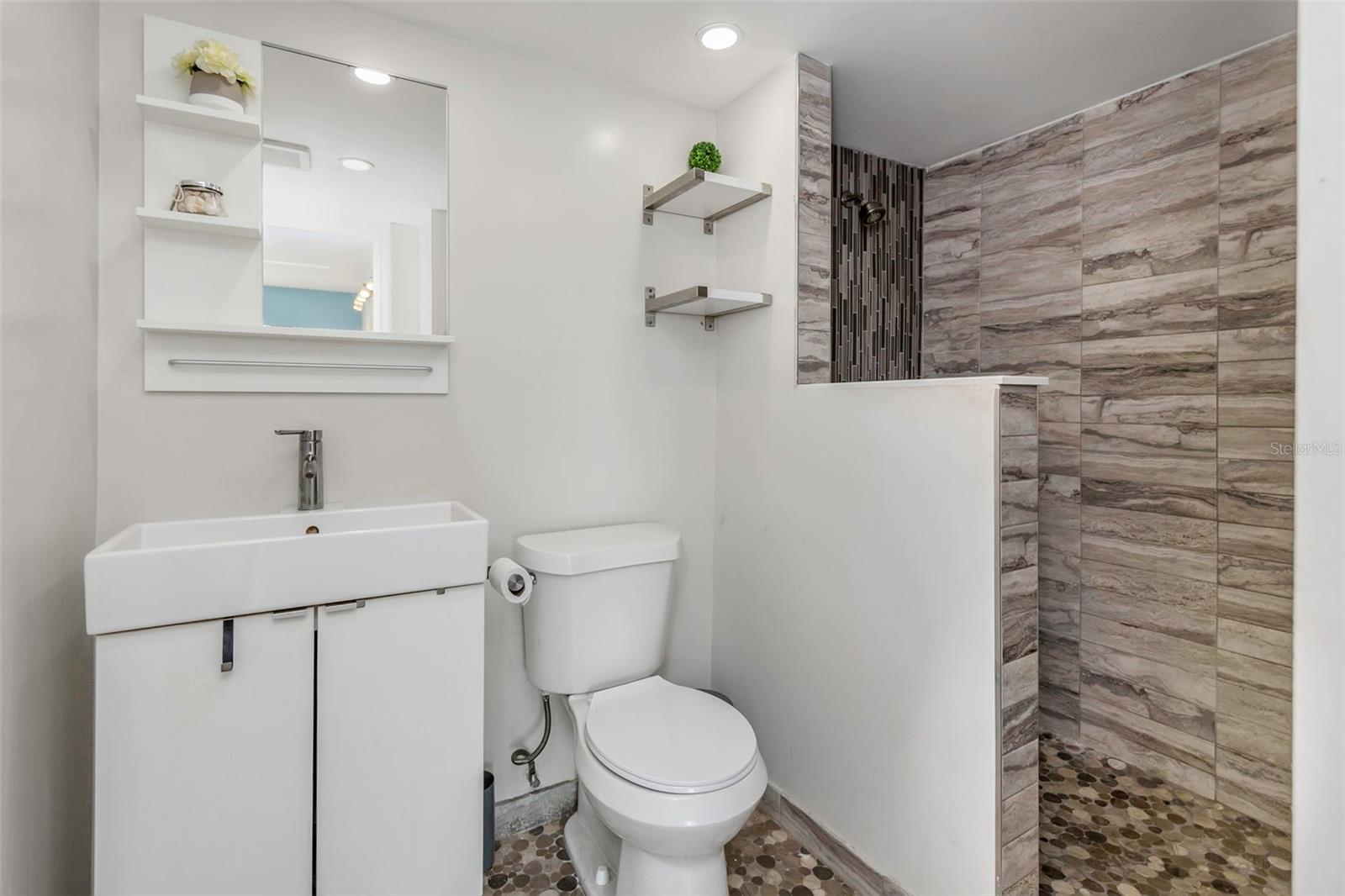 CROSSWINDS COLONY ONE CONDO - Residential