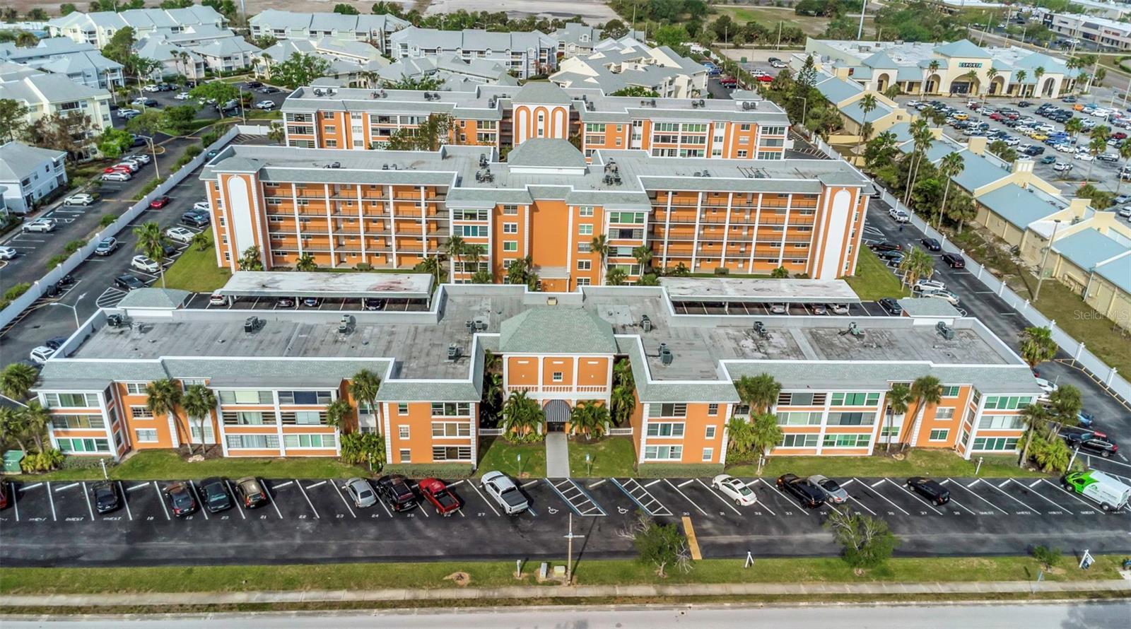 CROSSWINDS COLONY ONE CONDO - Residential