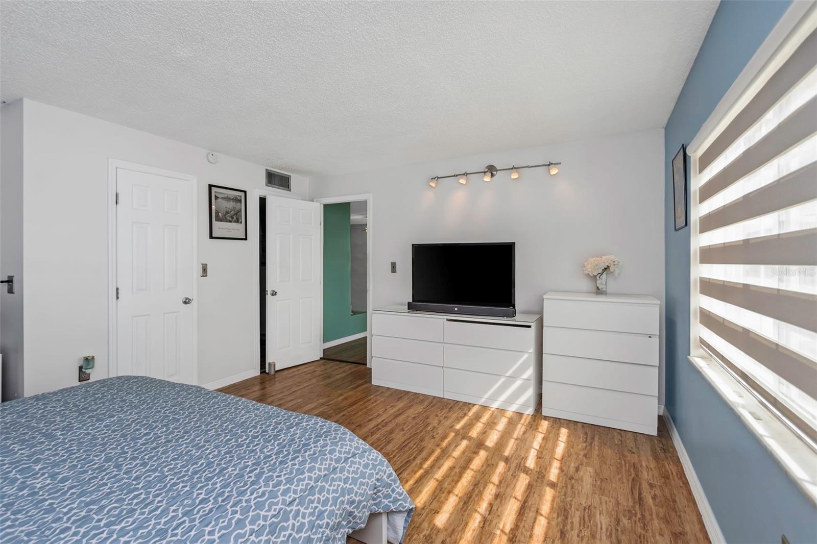 CROSSWINDS COLONY ONE CONDO - Residential