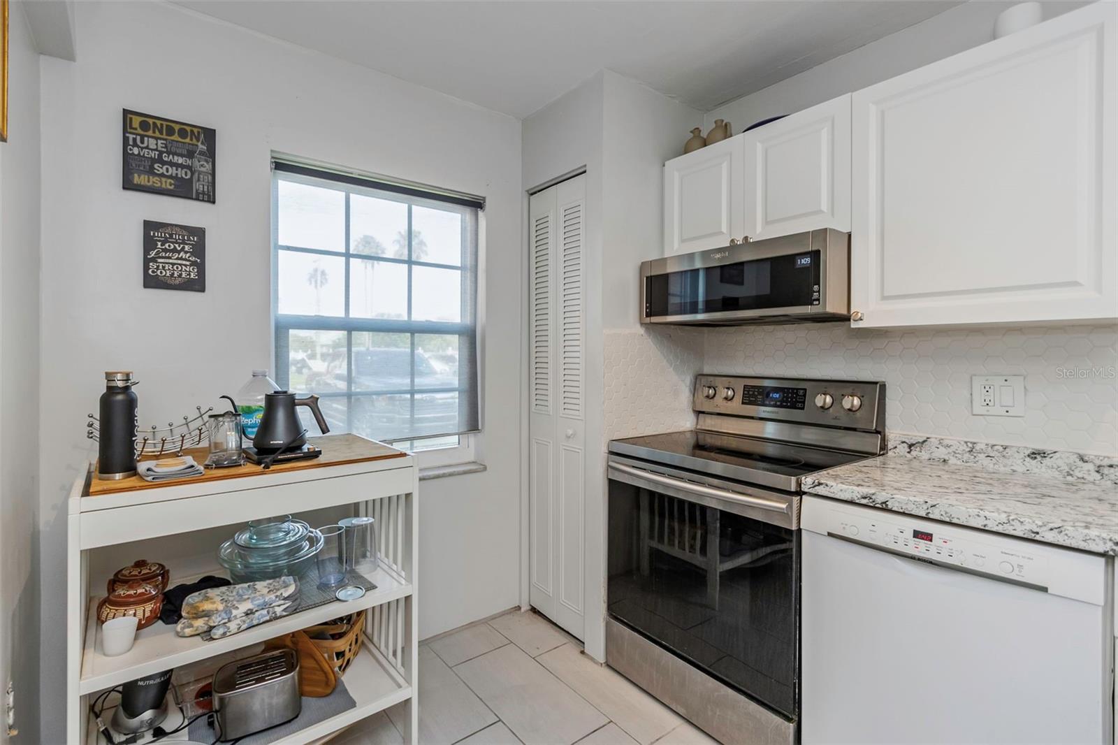 CROSSWINDS COLONY ONE CONDO - Residential