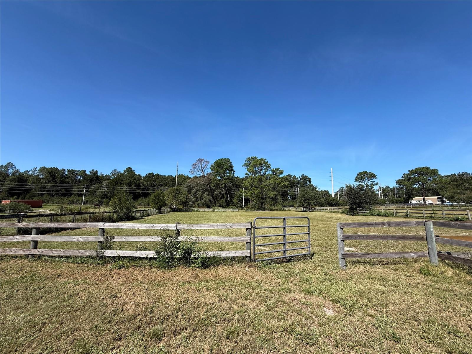 10661 W HIGHWAY 40