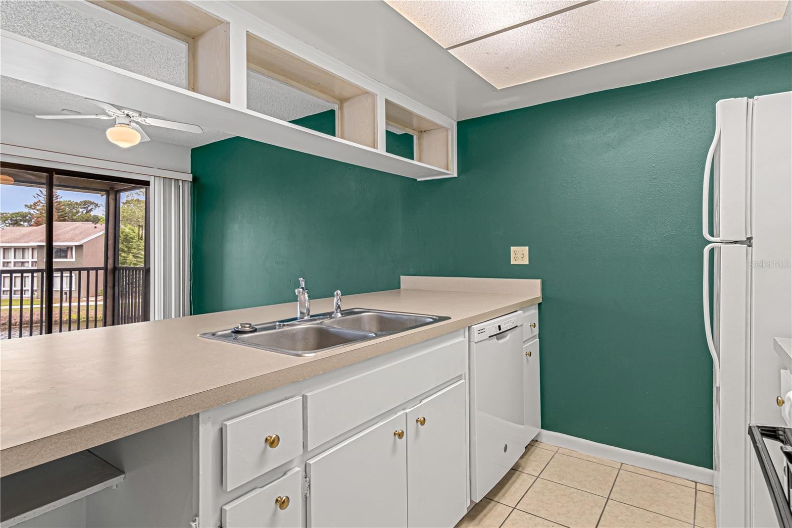 WINDHOVER CONDO - Residential