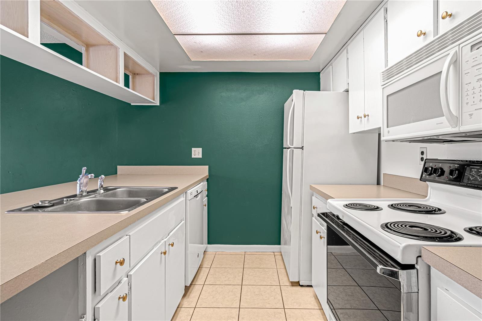 WINDHOVER CONDO - Residential