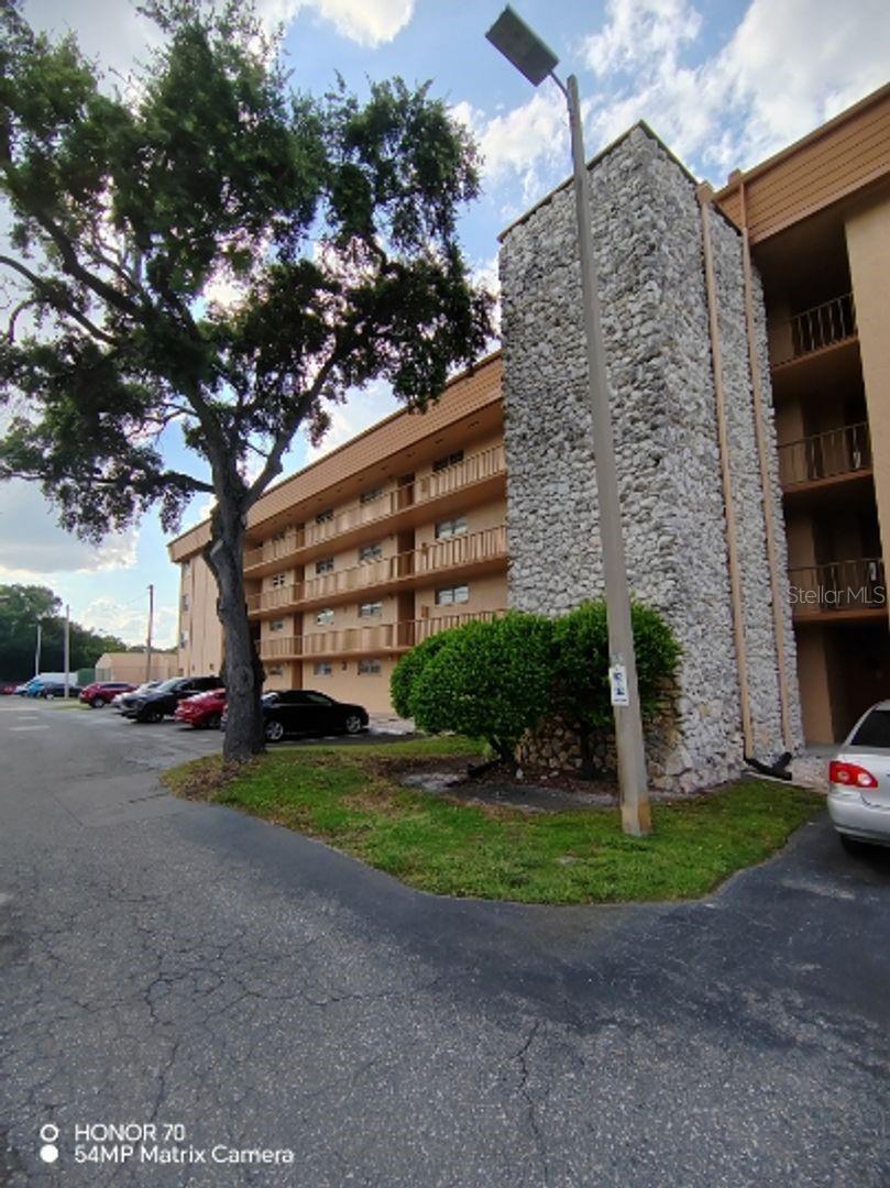 THE TAMPA RACQUET CLUB A CONDO - Residential Lease