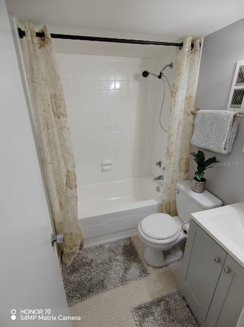 THE TAMPA RACQUET CLUB A CONDO - Residential Lease