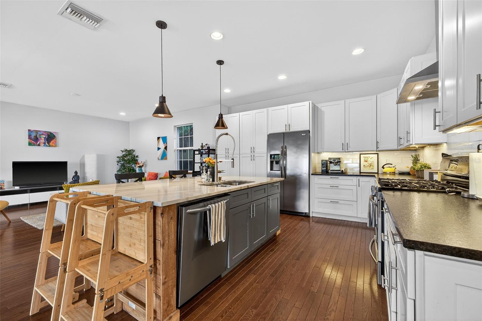 MONTICELLO HEIGHTS - Residential