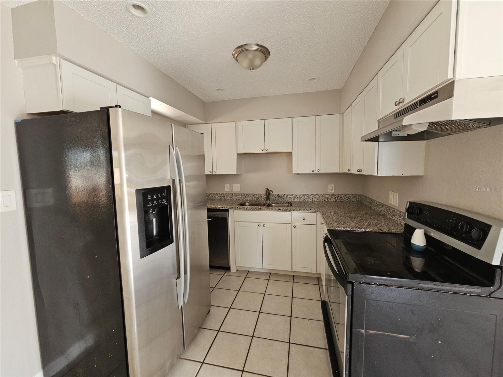 SOUTH VENICE - Residential