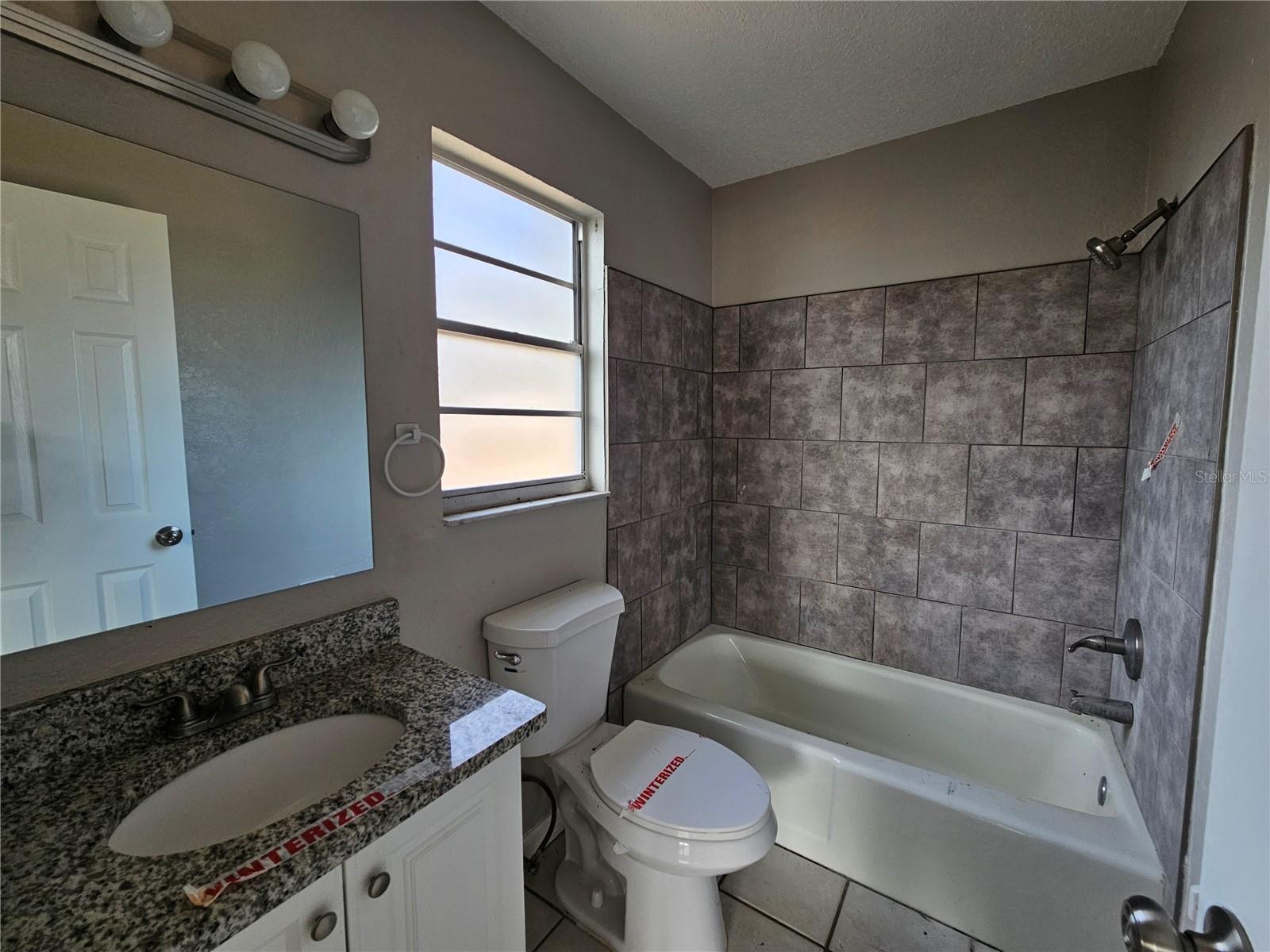 SOUTH VENICE - Residential