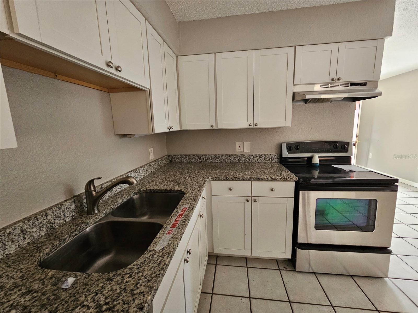 SOUTH VENICE - Residential