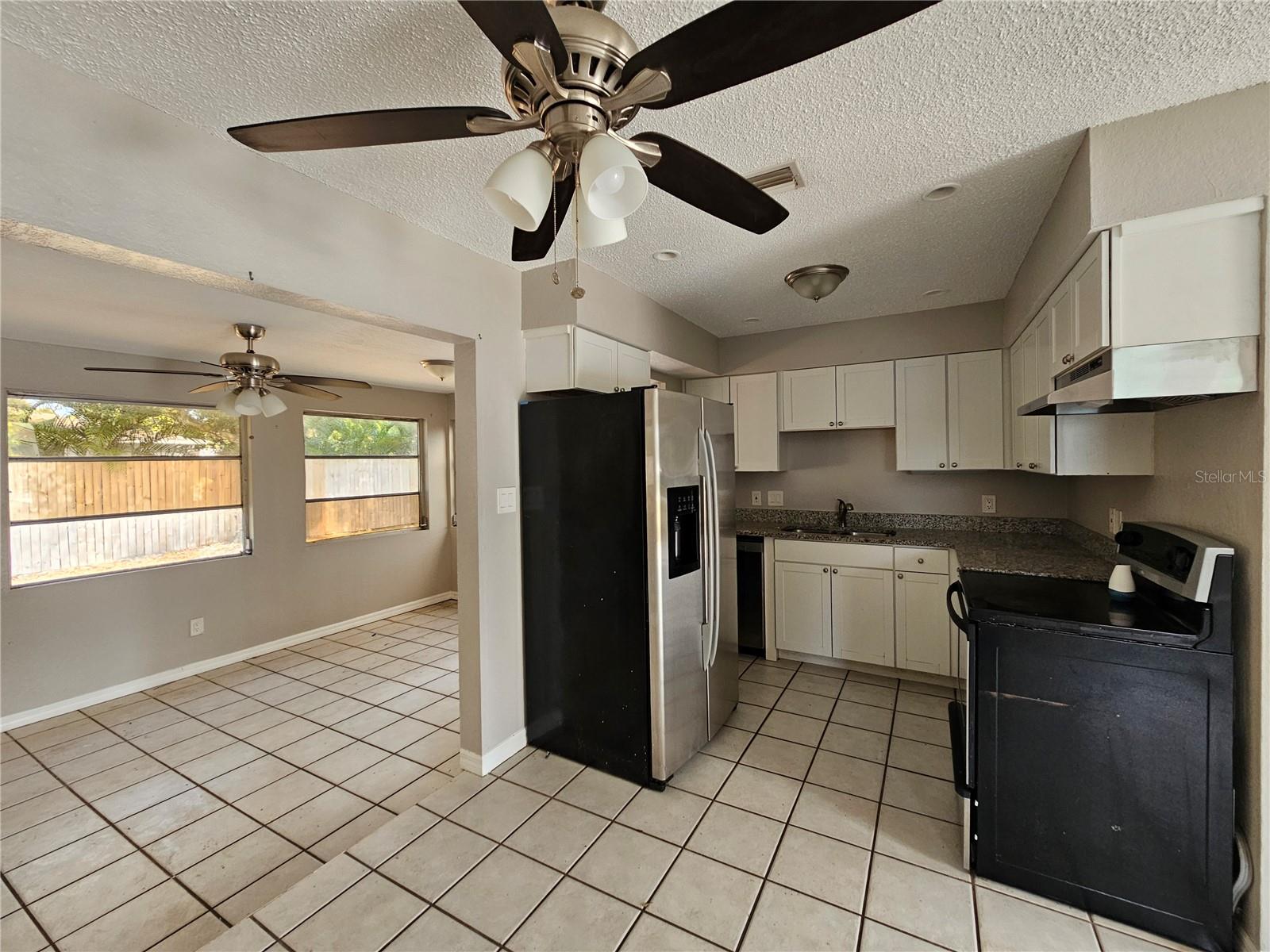 SOUTH VENICE - Residential