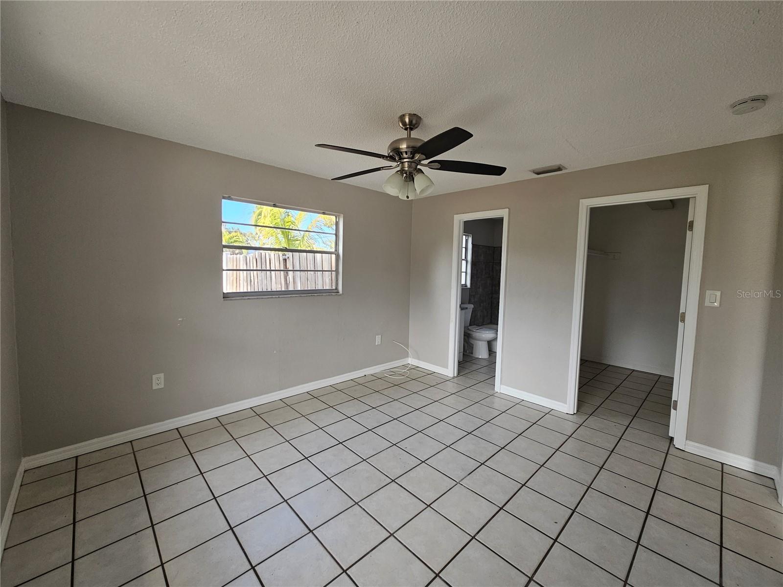 SOUTH VENICE - Residential