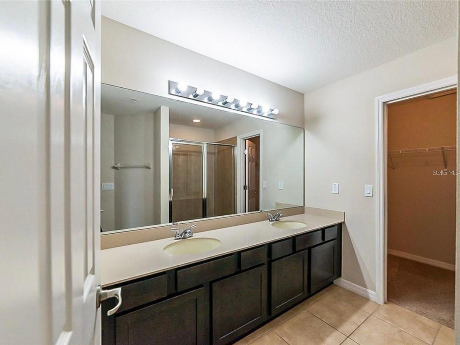 OAK RIDGE - Residential Lease