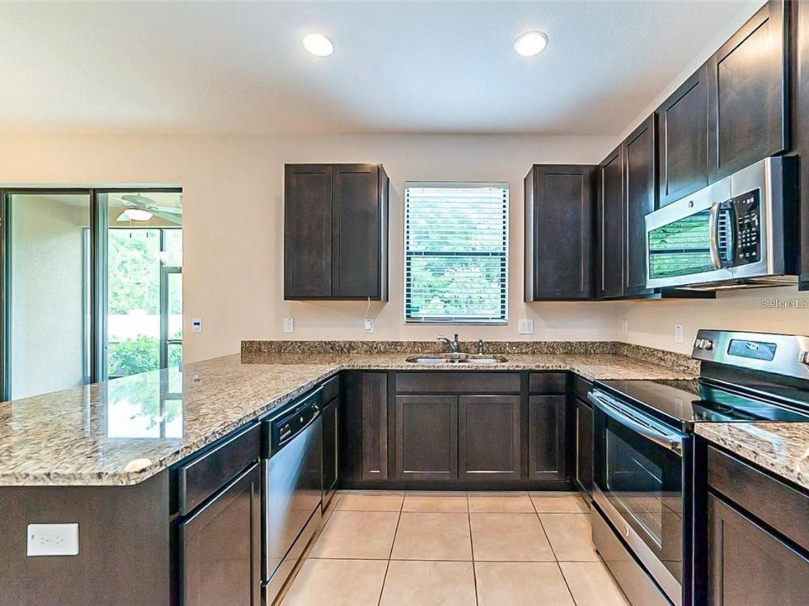 OAK RIDGE - Residential Lease