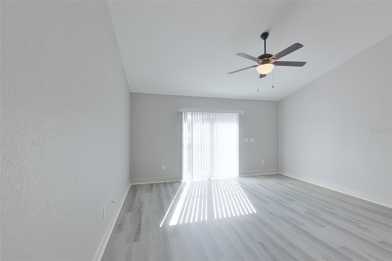 MARION OAKS UN 04 - Residential Lease