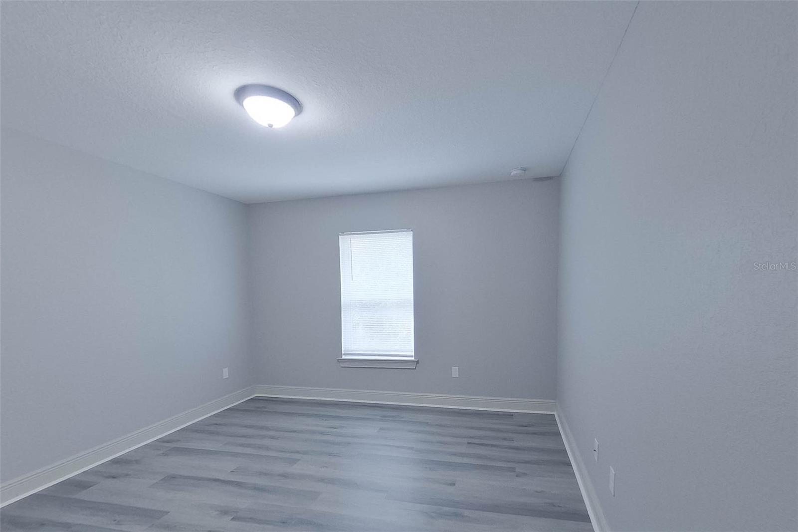 MARION OAKS UN 04 - Residential Lease