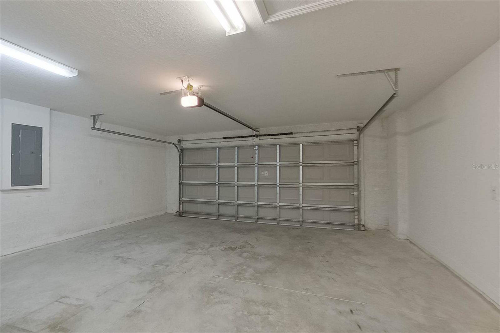 MARION OAKS UN 04 - Residential Lease