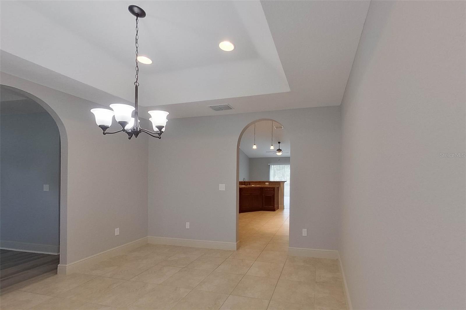 MARION OAKS UN 04 - Residential Lease