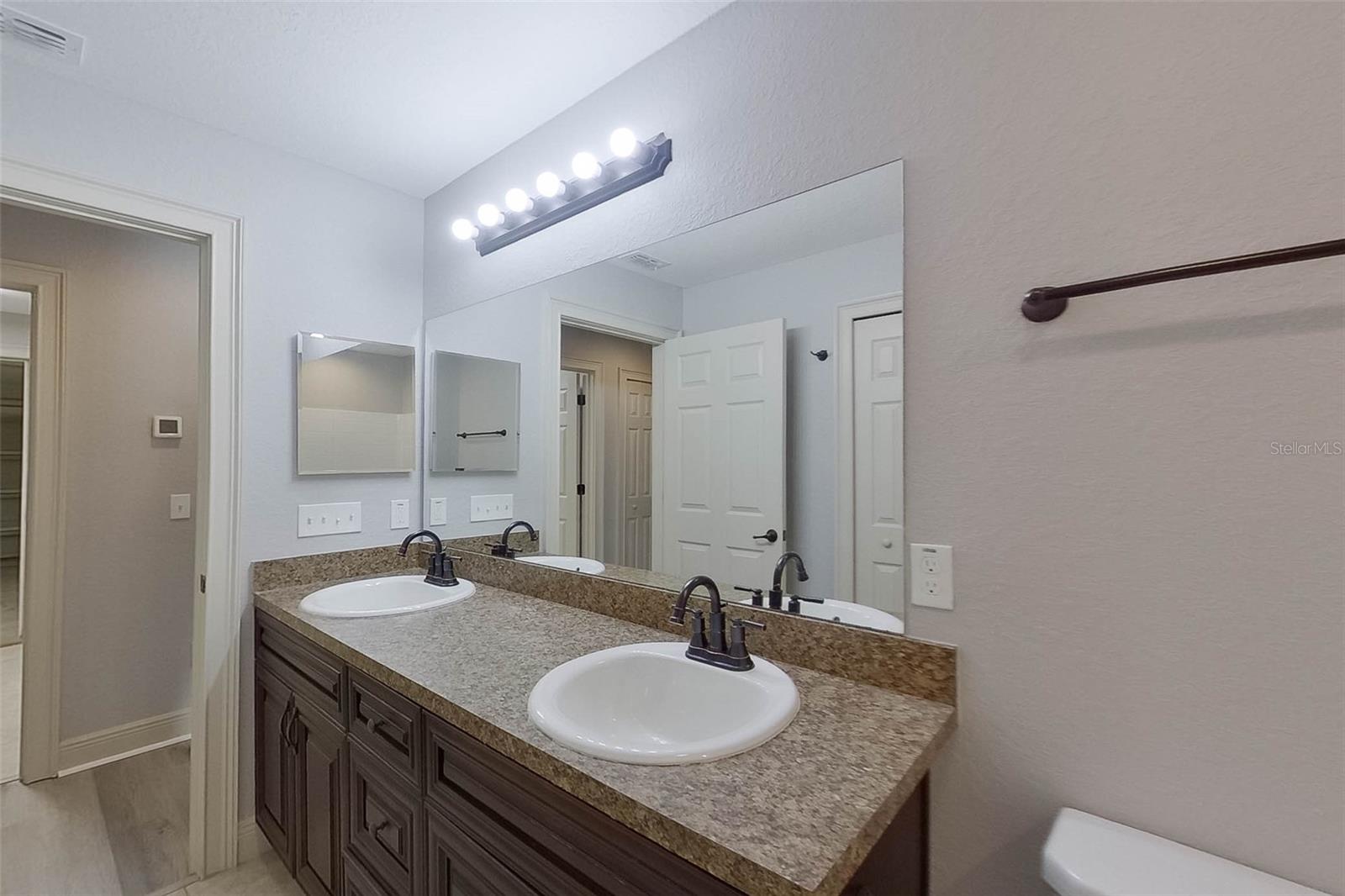 MARION OAKS UN 04 - Residential Lease