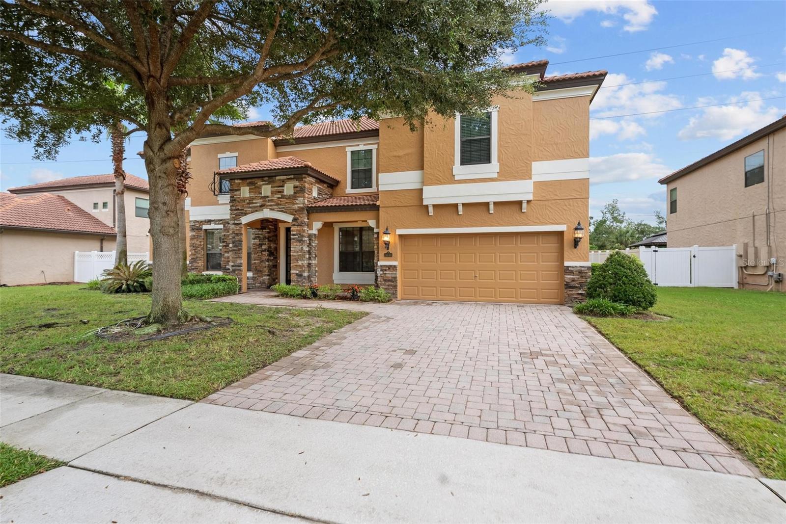 3046 FALCONHILL DRIVE