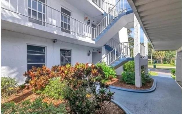 PENTHOUSE GREENS - Residential