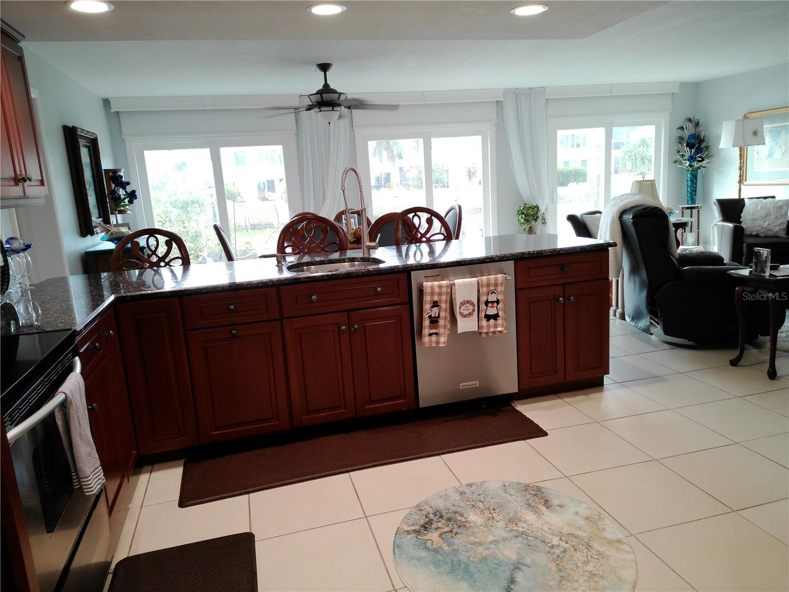 PENTHOUSE GREENS - Residential