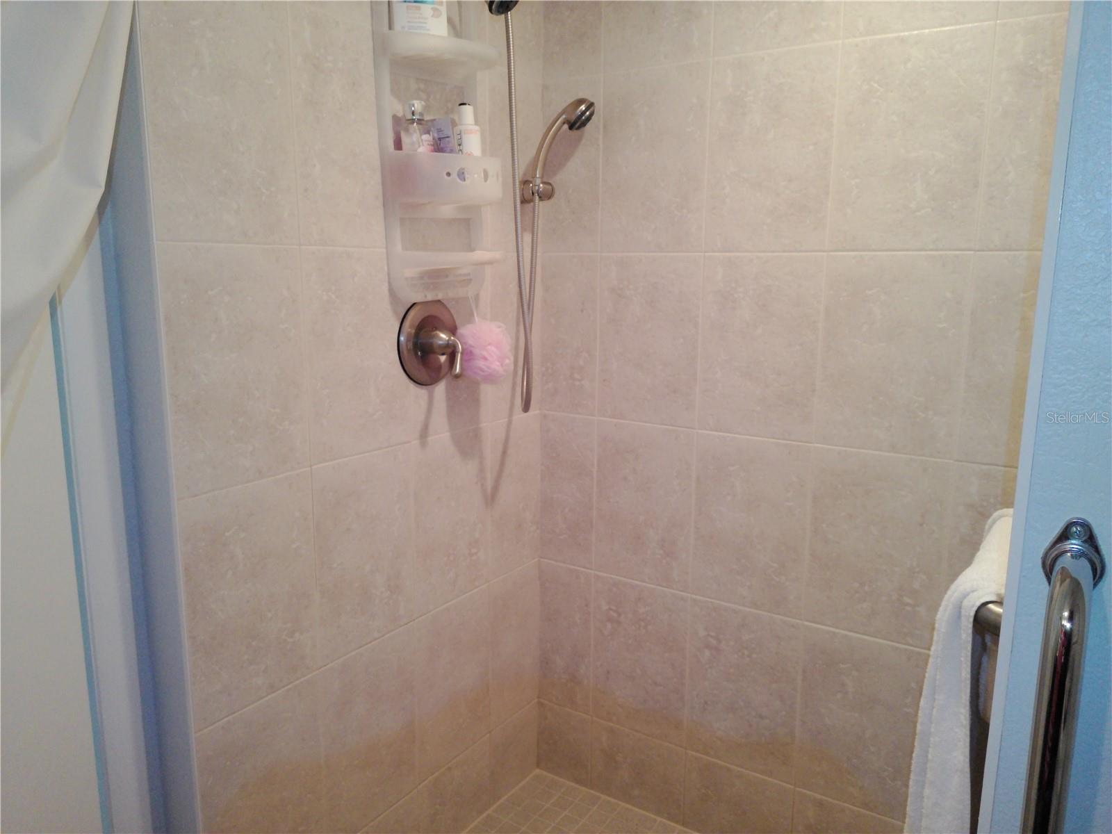 PENTHOUSE GREENS - Residential