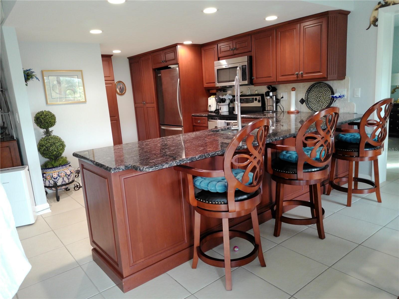 PENTHOUSE GREENS - Residential