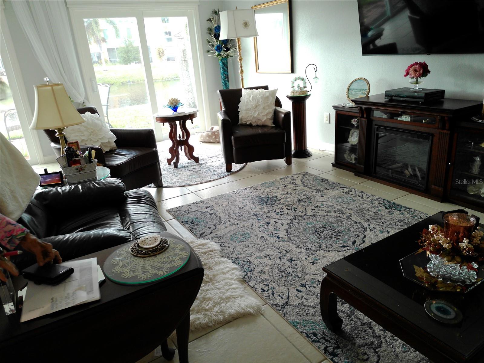 PENTHOUSE GREENS - Residential