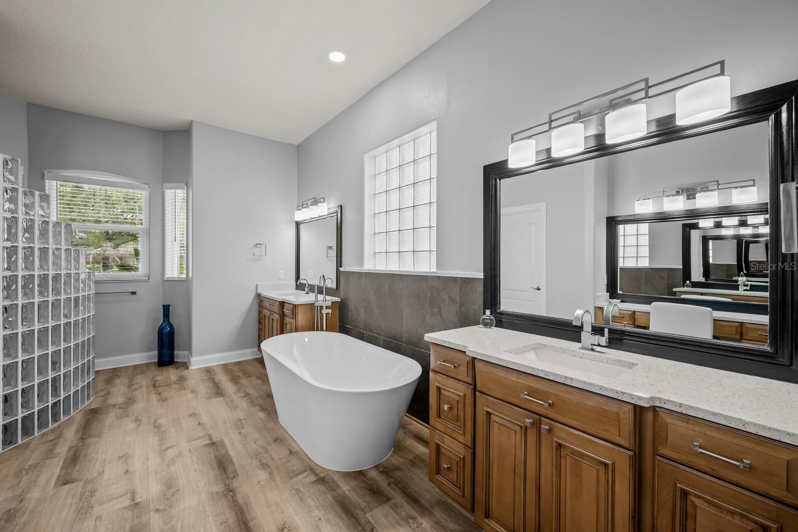 FAIRWAYS EDGE/GRAND HAVEN - Residential