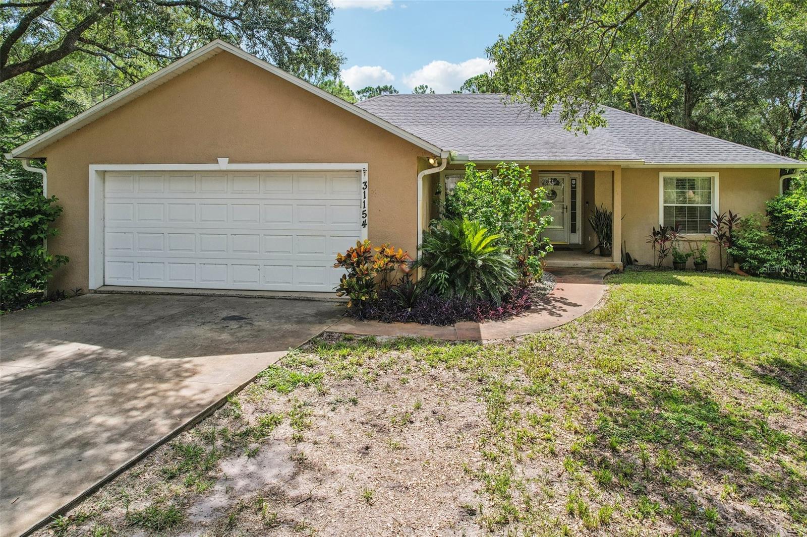 MOUNT PLYMOUTH - Residential