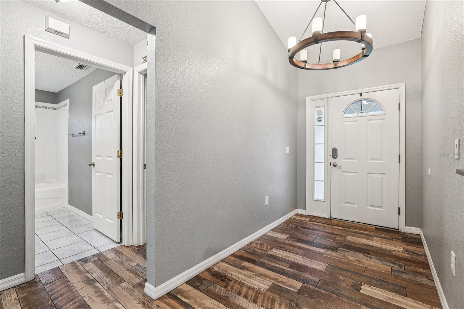 MOUNT PLYMOUTH - Residential