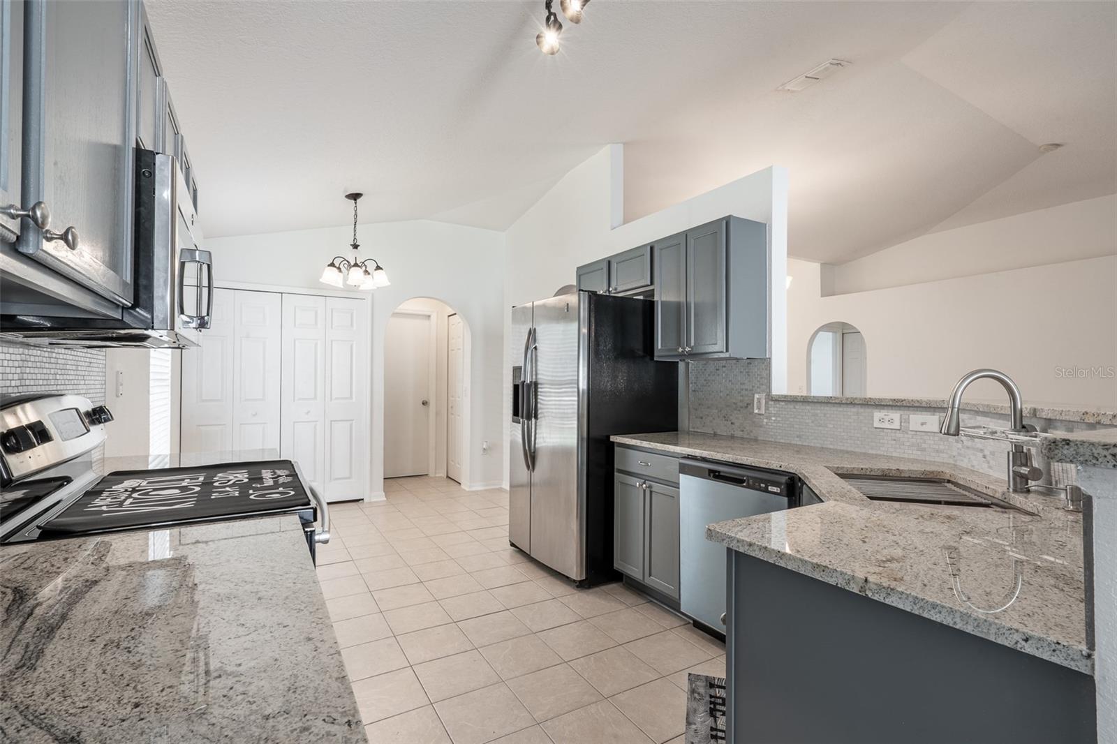 OVERLOOK/LK GRIFFIN - Residential