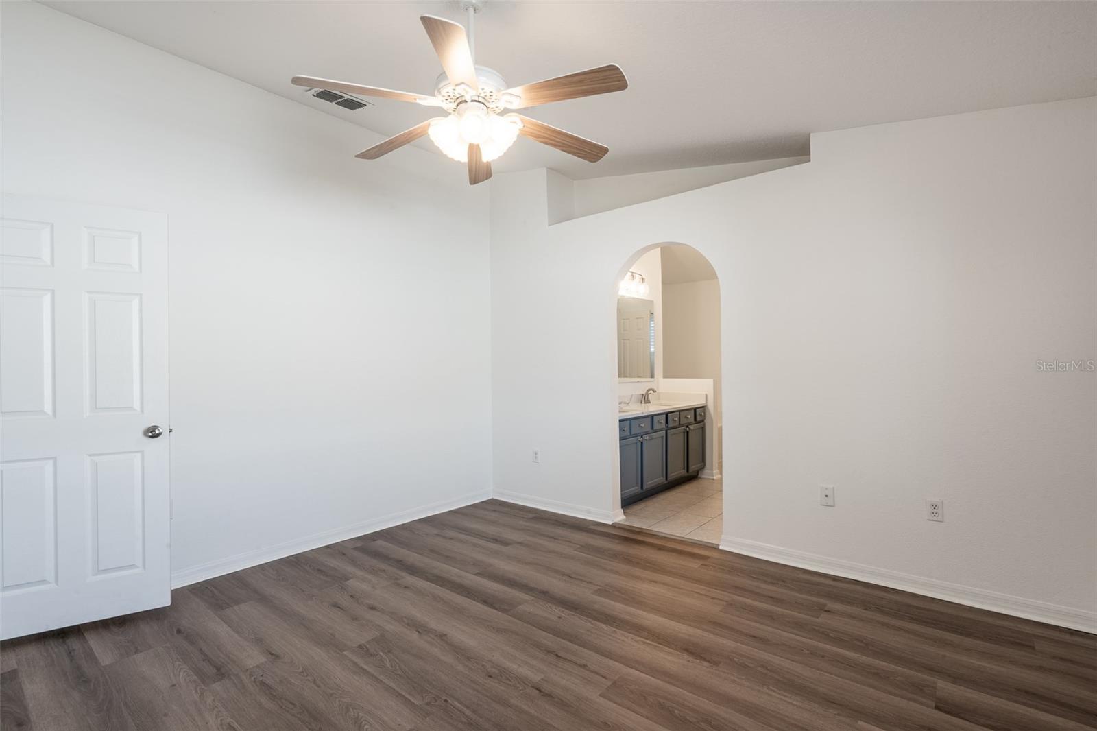 OVERLOOK/LK GRIFFIN - Residential